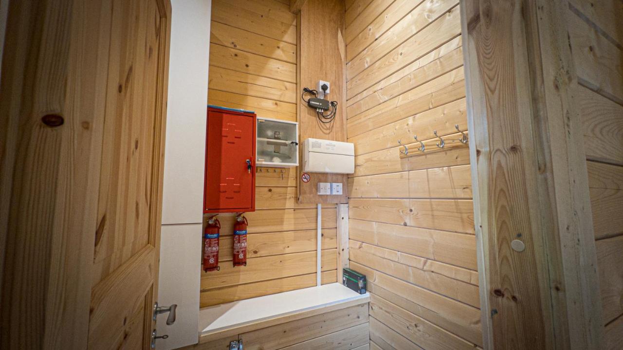 Sundance Lodge, Fantastic New Cabin With Hot Tub - Sleeps 6 - Largest In Felmoor Park Morpeth Exterior photo